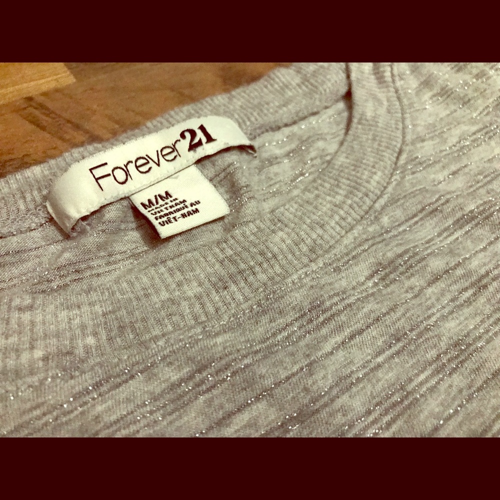 🌟3/$12 Grey/Silver Sparkle Accented F21 Top